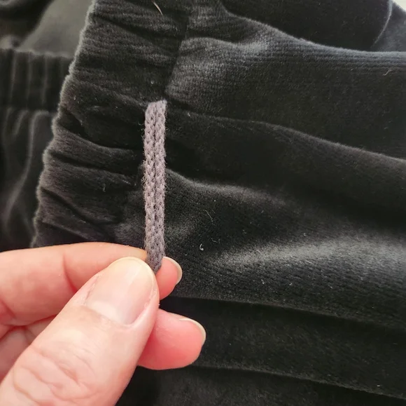 Vintage Black Velvet Pencil Skirt - Picture 5 of 13